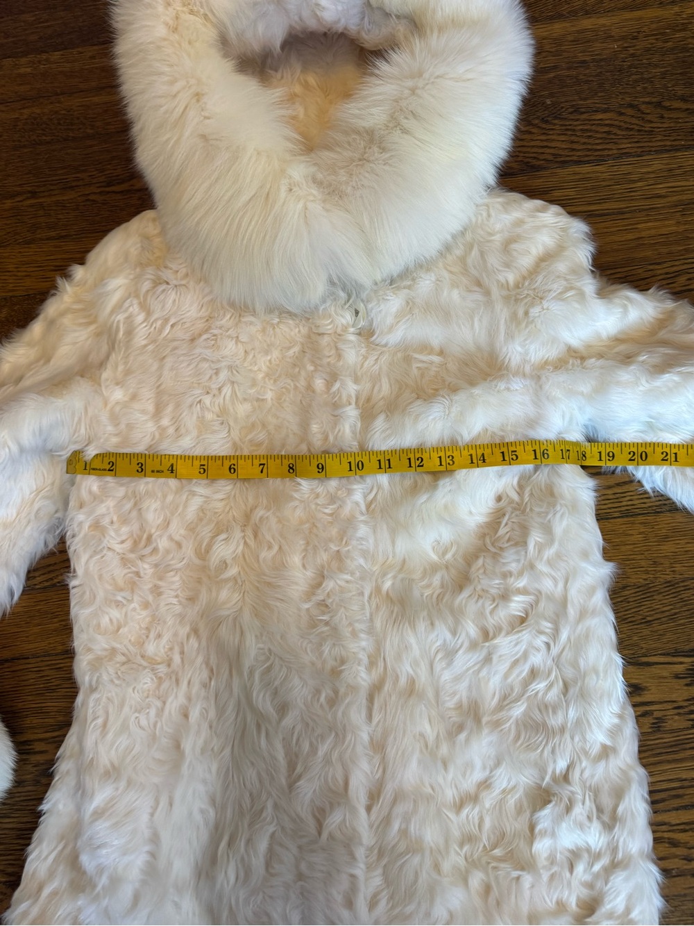 Luxury white curly sheep fur coat jacket with arctic fox hood - Picture 11 of 17